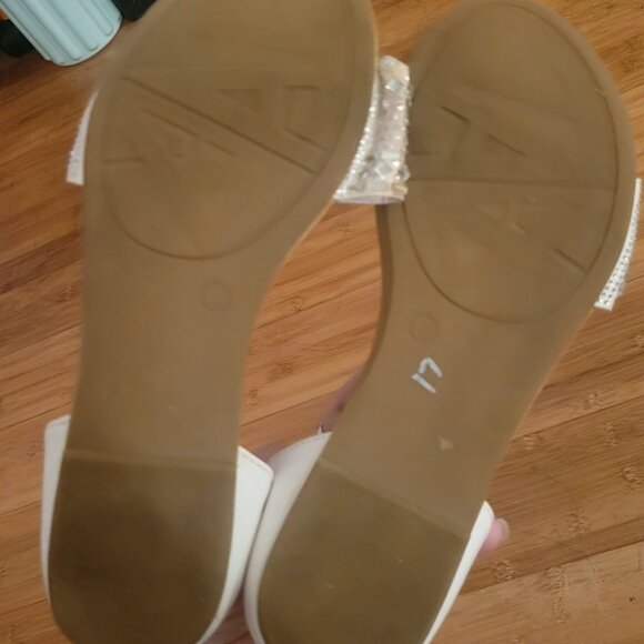 White sandals - Picture 2 of 2